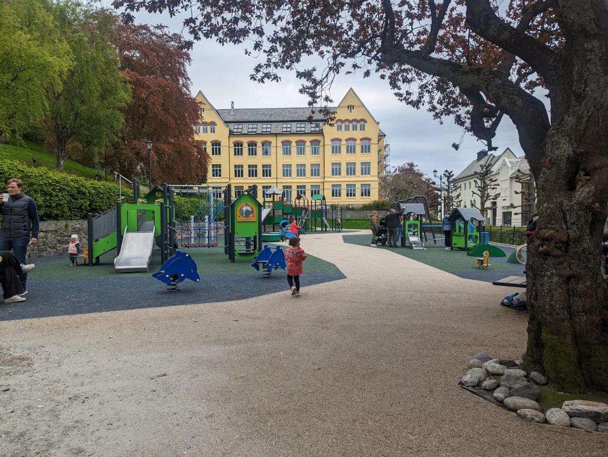 Family Friendly Apartment By The Park In The Very Center Of Ålesund Extérieur photo